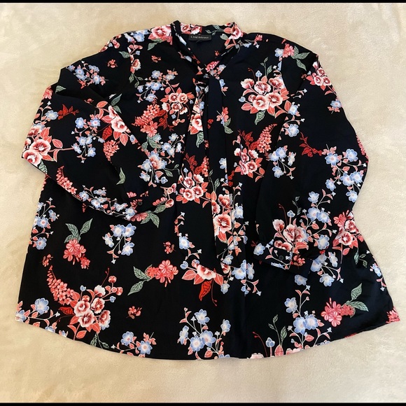 Lane Bryant Floral Tie Front Blouse - Size 22/24 - Picture 5 of 10